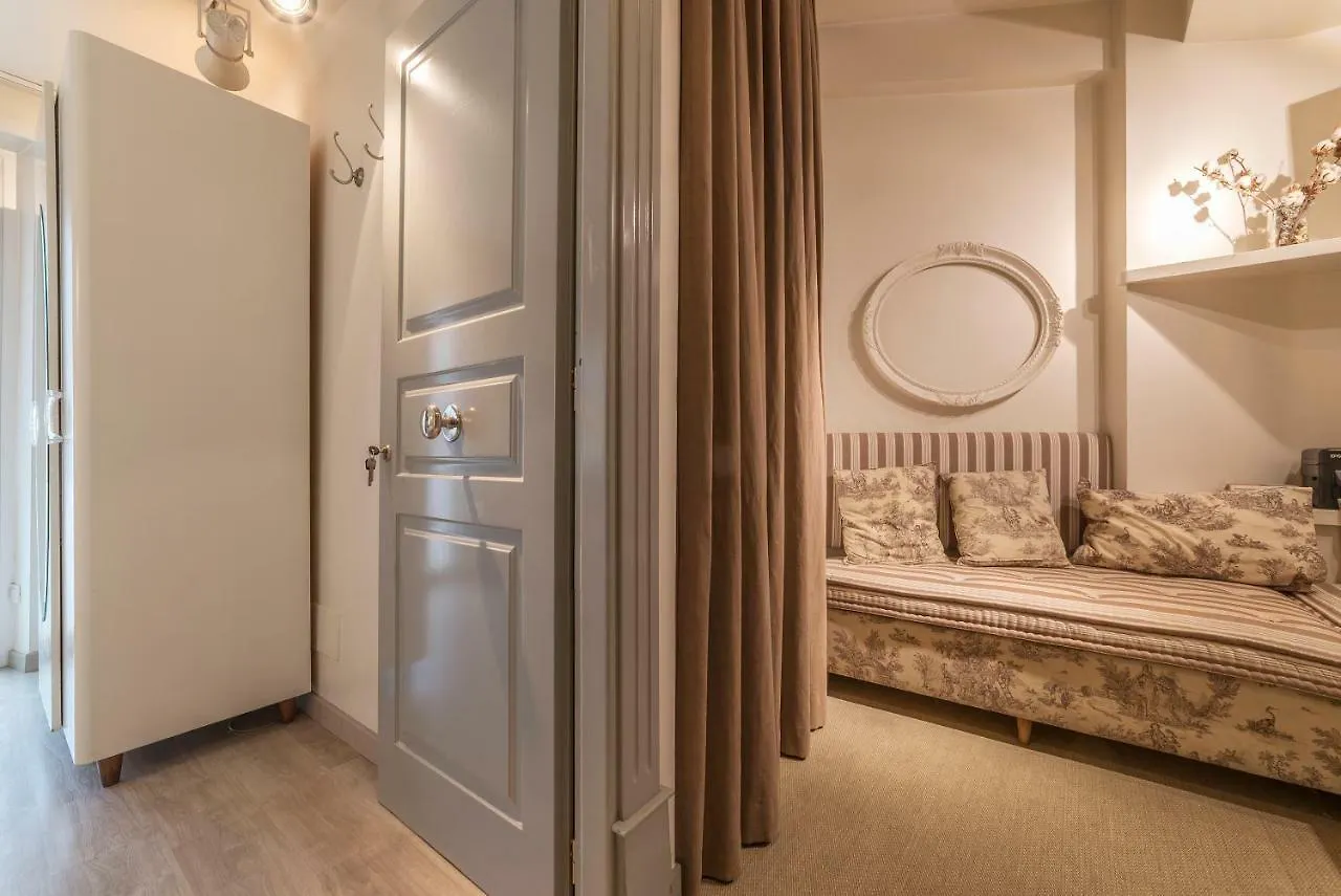 Nina Casetta De Trastevere Guest House Rome
